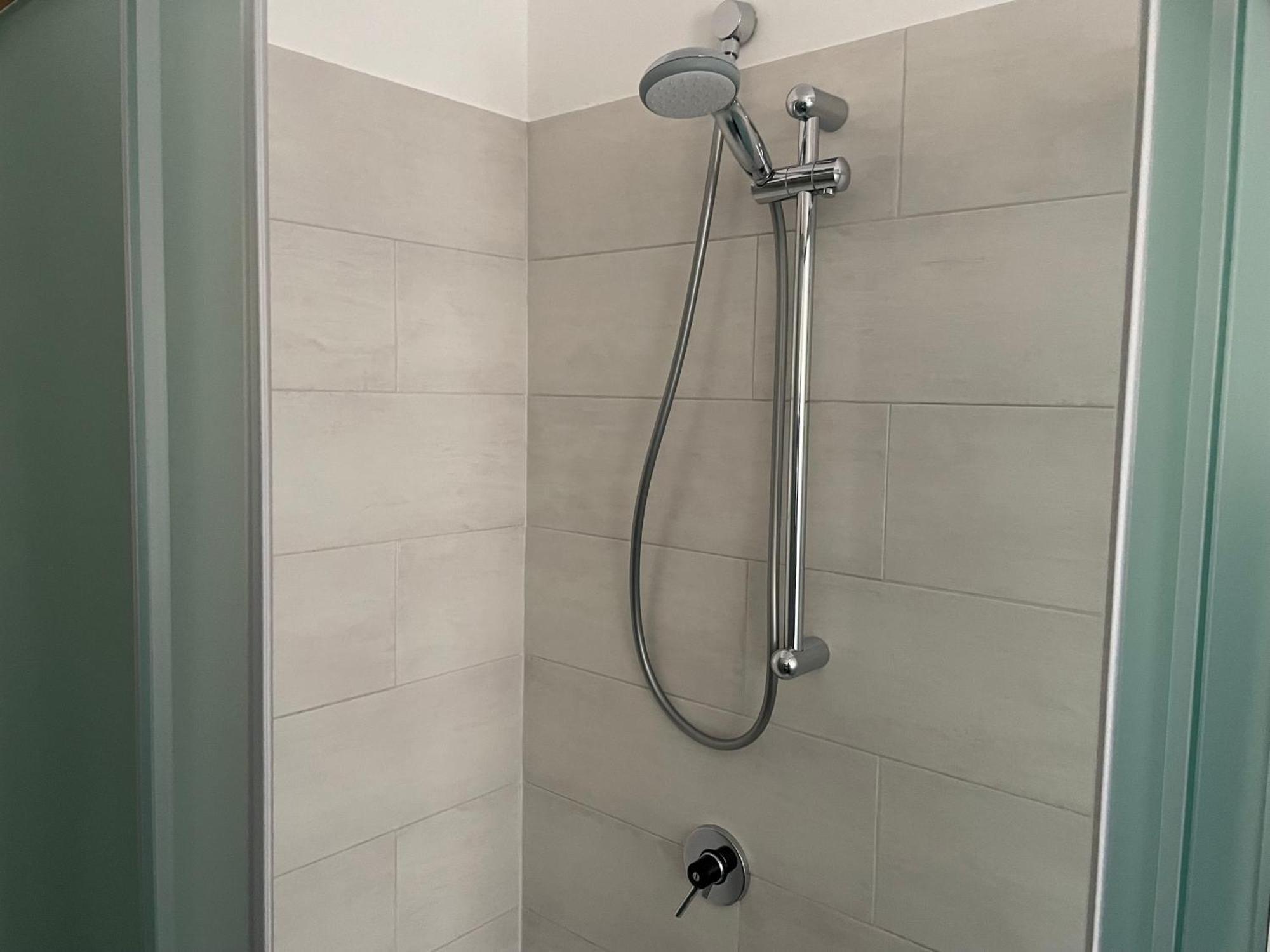 Appartamento Spazioso Con 3 Camere Da Letto Riva del Garda Exterior photo